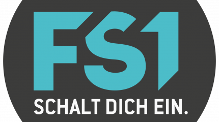 FS1 Salzburg: Erfolgreiches Programmjahr 2024 trotz schwieriger Rahmenbedingungen FS1 Logo Badge RGB Claim Farbe Transparent